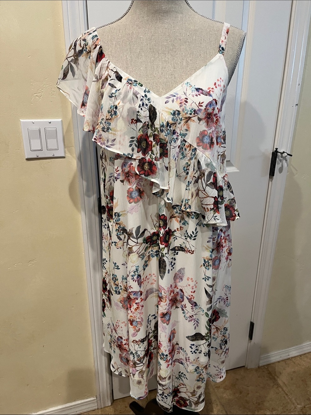 Jessica Simpson White Floral Ruffle One-Shoulder Dress
